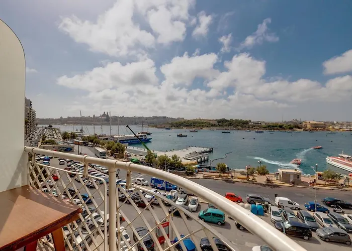 Seaview Apartment Top Location In Sliema